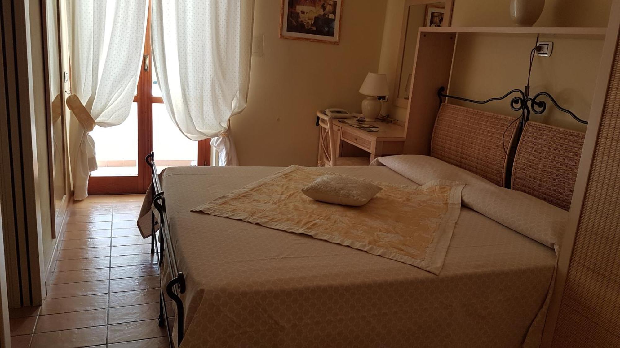 Hotel Gallo Nero Сант'Андреа Екстер'єр фото
