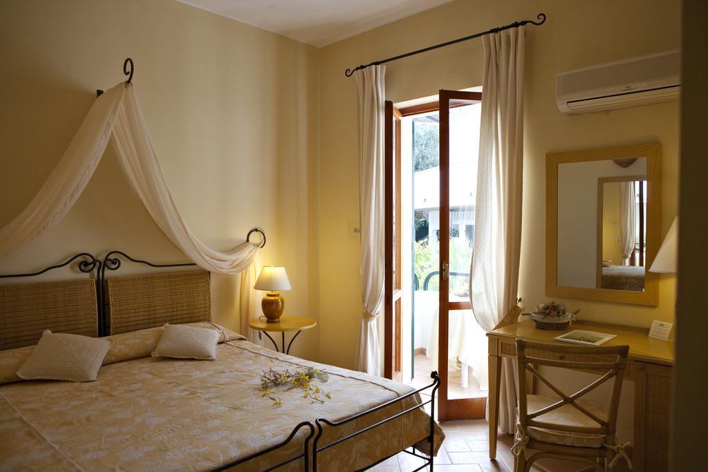 Hotel Gallo Nero Сант'Андреа Екстер'єр фото